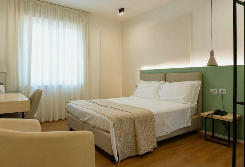 اتاق راحتی, Plana