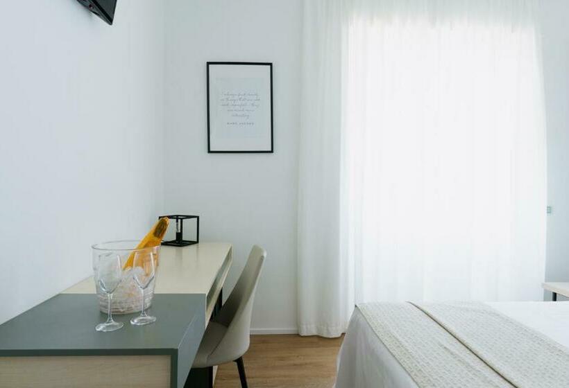 اتاق راحتی, Plana