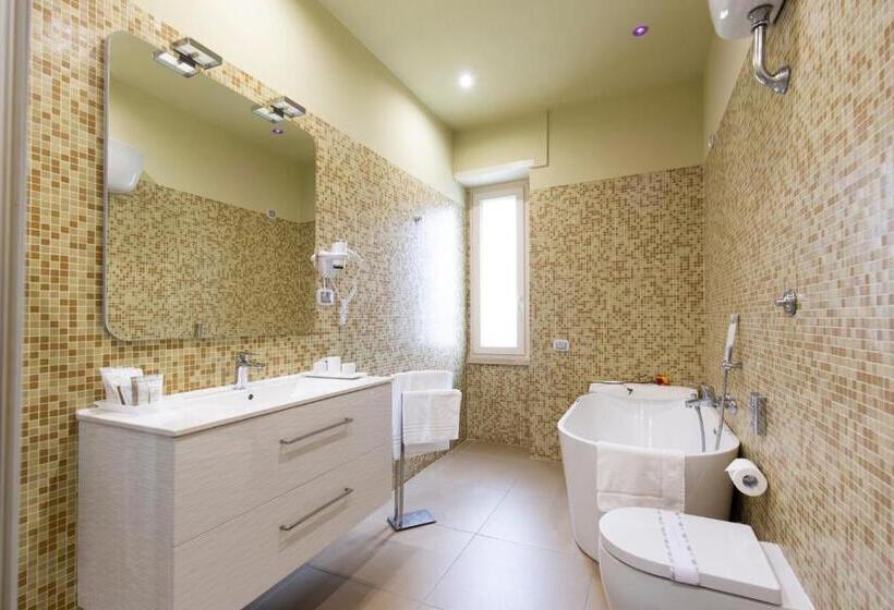 اتاق سوپریور, Plana