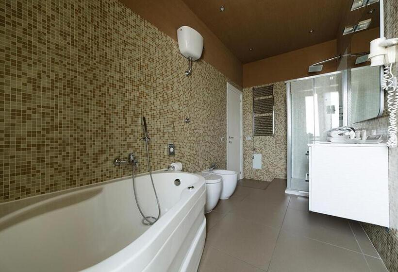 اتاق سوپریور, Plana