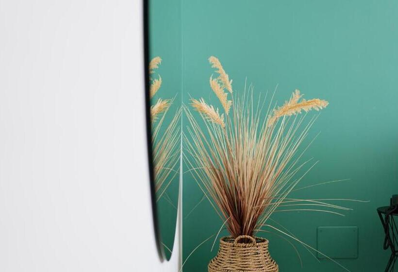 سوییت جونیور, Plana