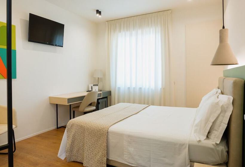 اتاق راحتی, Plana