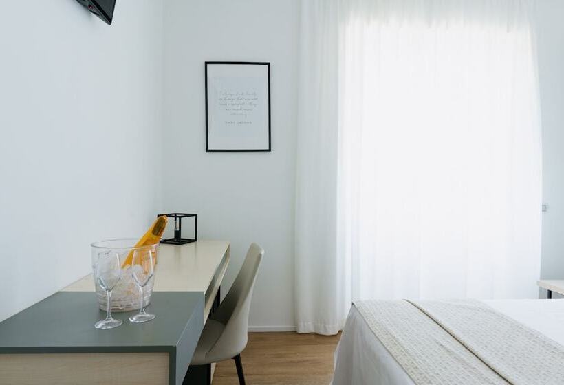 اتاق راحتی, Plana