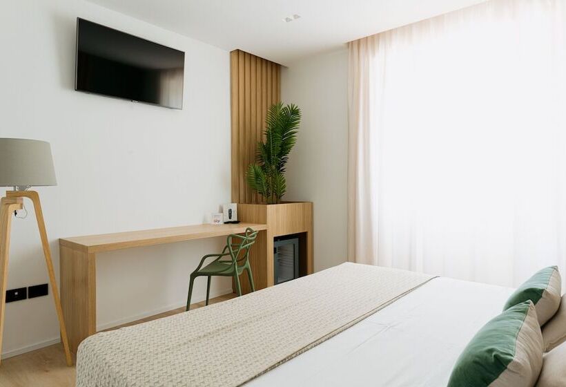 اتاق سوپریور, Plana