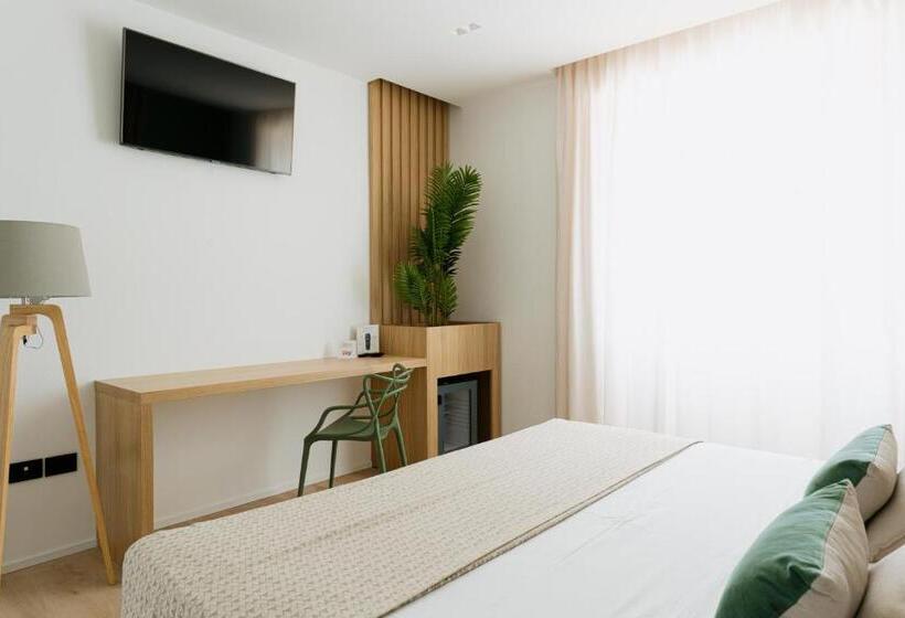 اتاق سوپریور, Plana