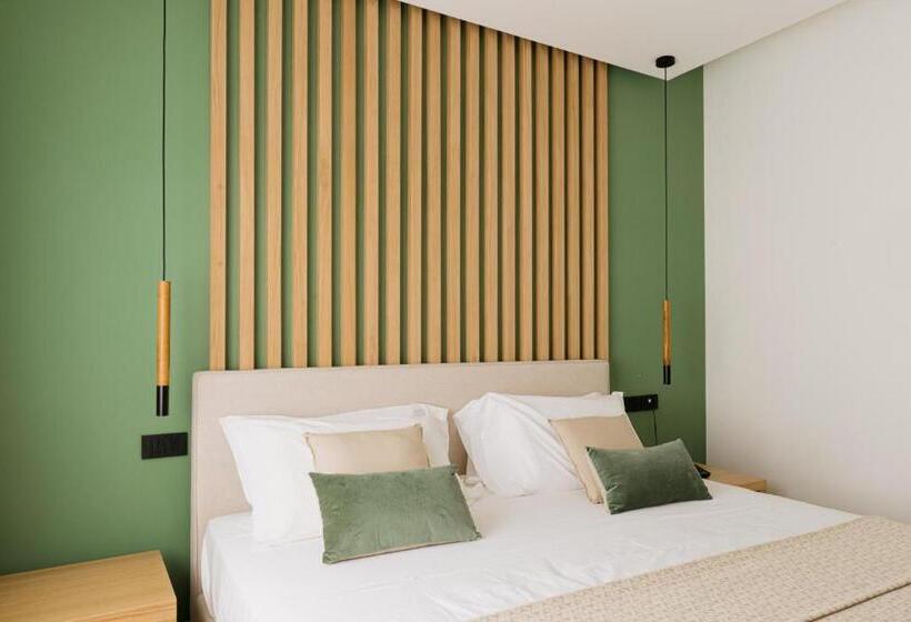 اتاق سوپریور, Plana