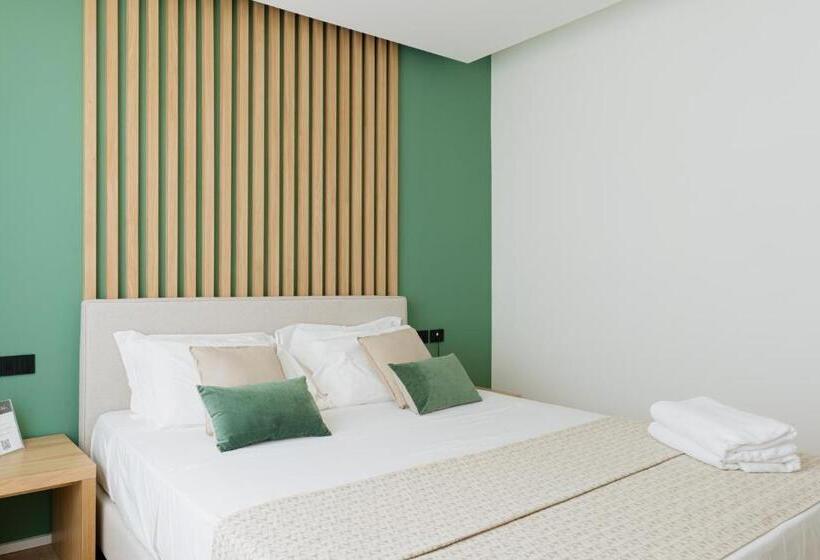 اتاق سوپریور, Plana