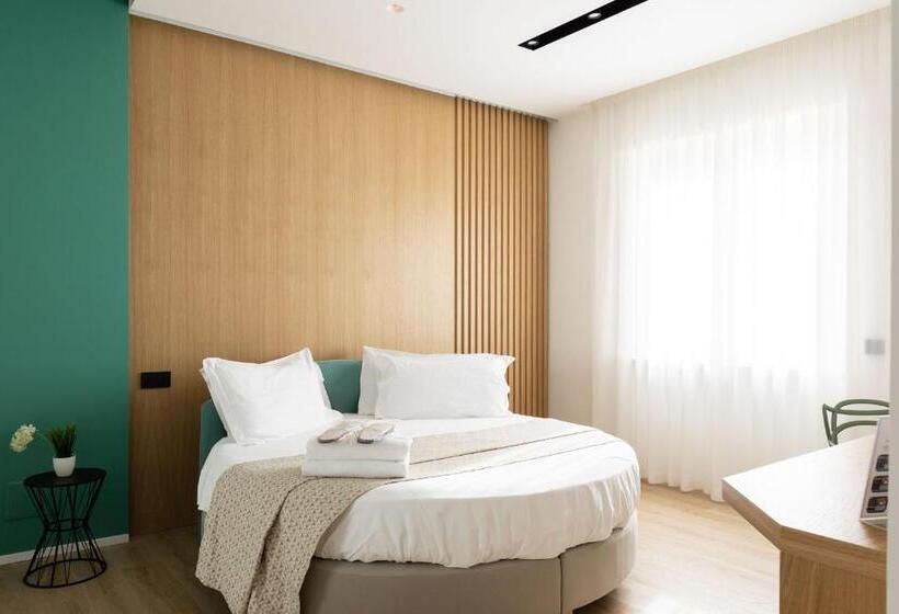 سوییت جونیور, Plana