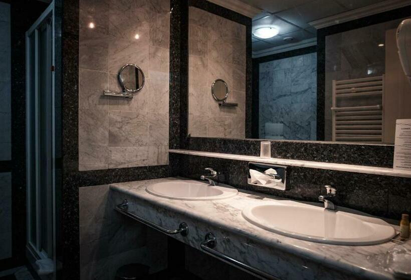 اتاق لوکس, River Palace