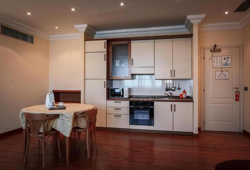 آپارتمان 2 خوابه, River Palace