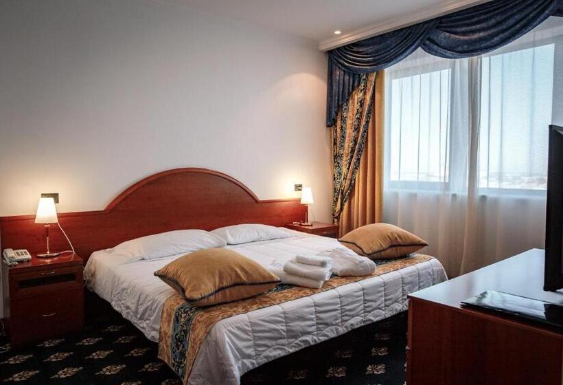 آپارتمان 2 خوابه, River Palace