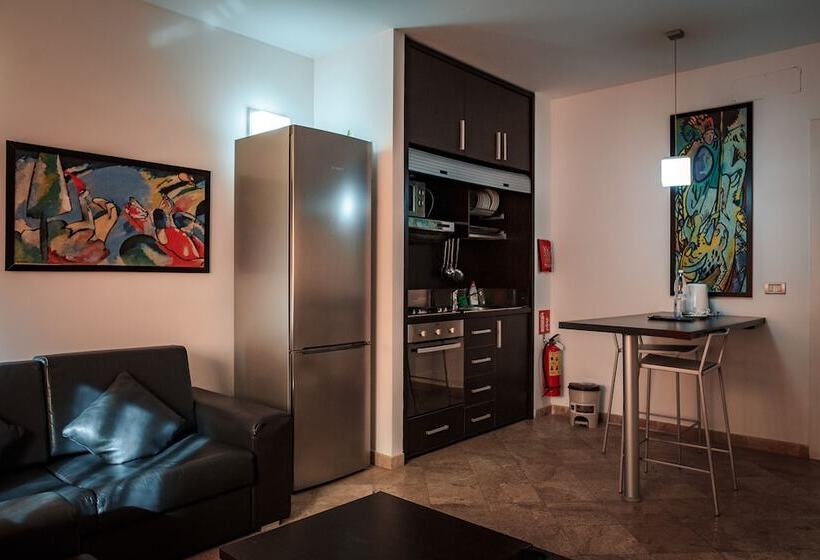 استودیوی کلاسیک, River Palace