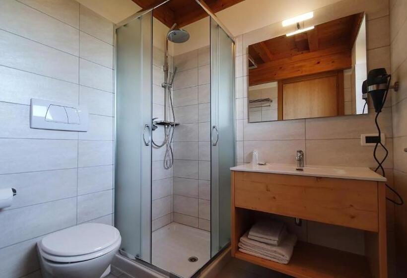 חדר סטנדרט נוף להרים, La Montanina Hotel In Val Di Non