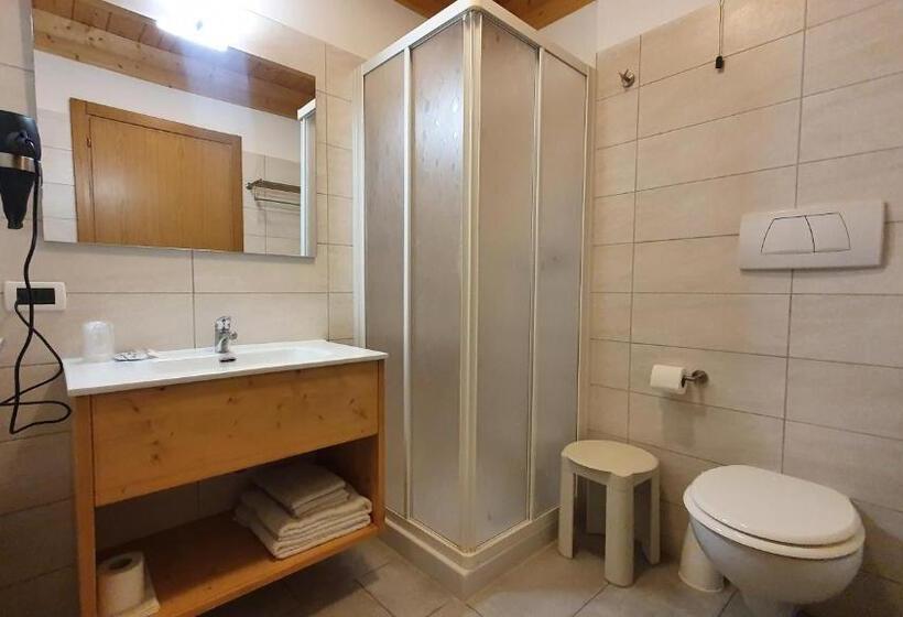 חדר סטנדרט לשלושה, La Montanina Hotel In Val Di Non