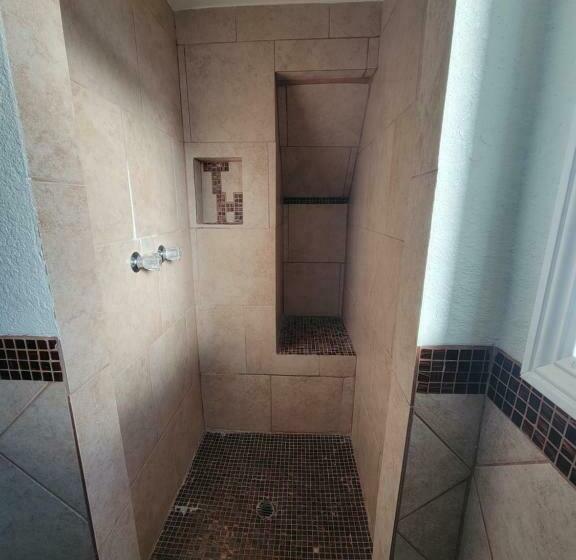 غرفة قياسية سرير كينج, Townhouse Motel