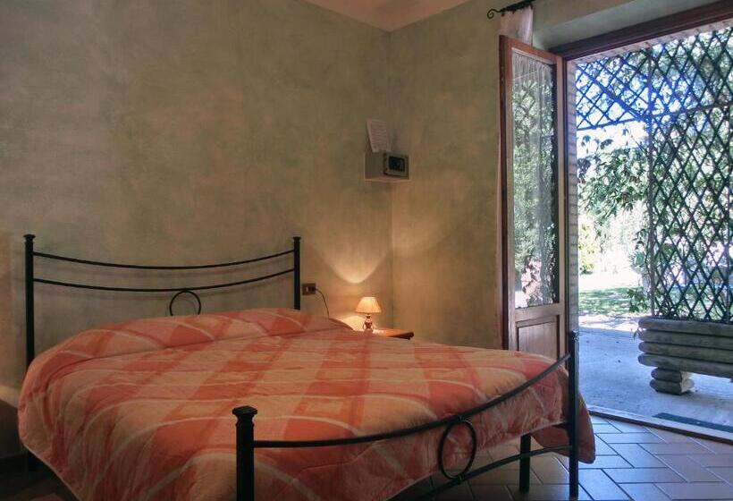 Quarto Triplo Estandar, Agriturismo La Pietriccia