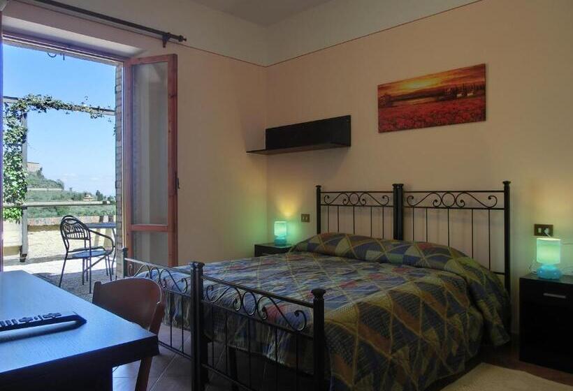Quarto Standard com Terraço, Agriturismo La Pietriccia
