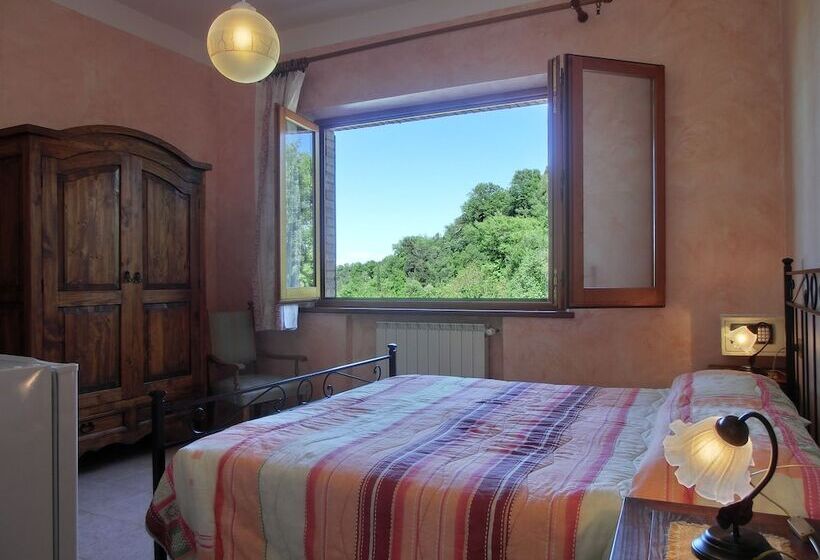Quarto Quádruplo Estandar, Agriturismo La Pietriccia