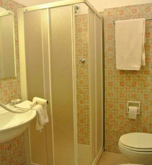 חדר אקונומי, Astor B&b