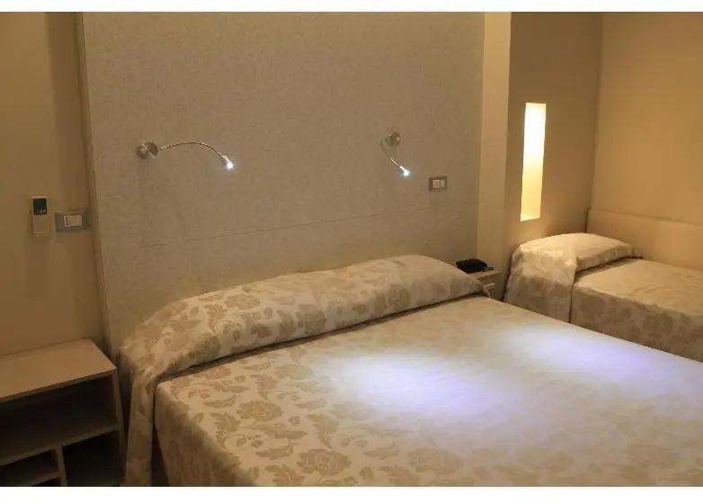 スタンダードトリプルルーム, Astor B&b