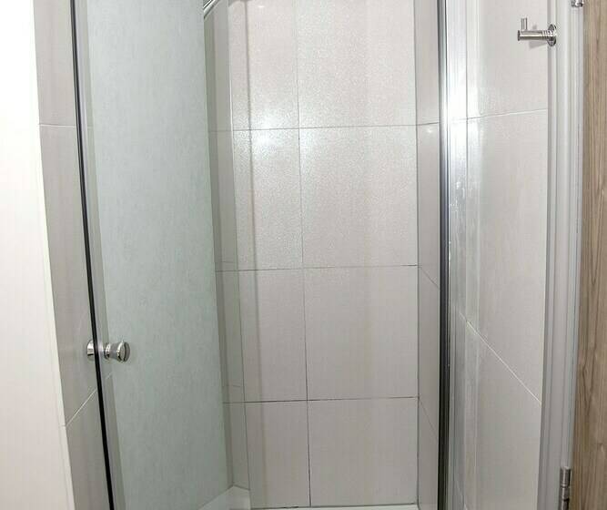 חדר בסיסי, Base Serviced Apartments  City Road