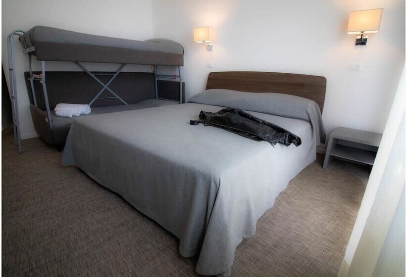 景色の見えるスタンダード4人部屋, Caraibi