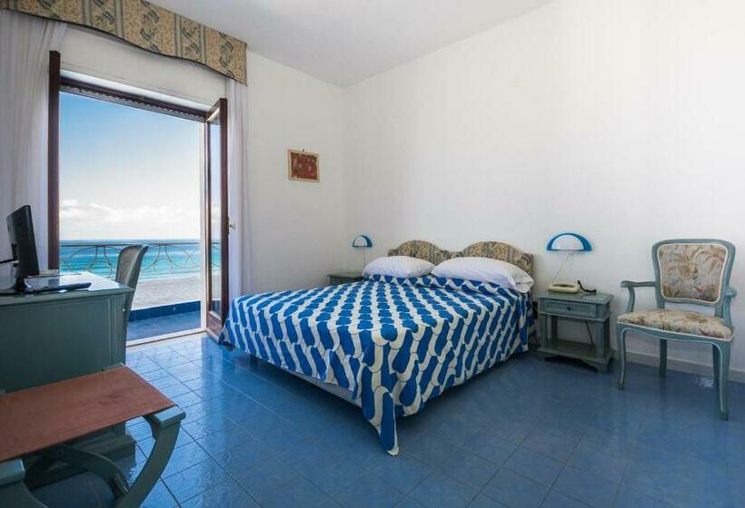 חדר סטנדרט לארבעה, Poseidon