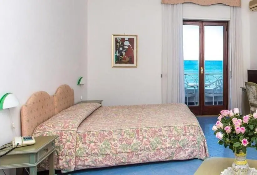 اتاق استاندارد چهار تخته, Poseidon