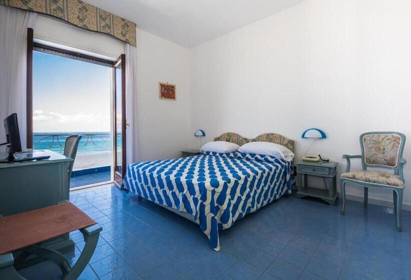 غرفة قياسية مطلّة علي البحر مزوَّدة بشُرفة, Poseidon