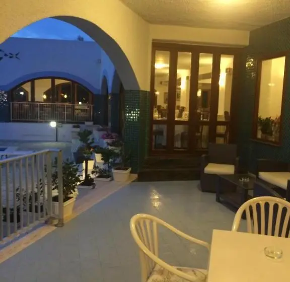 اتاق استاندارد با بالکن و چشمانداز دریا, Poseidon