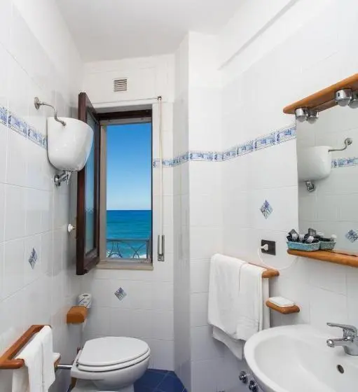 اتاق استاندارد با بالکن و چشمانداز دریا, Poseidon