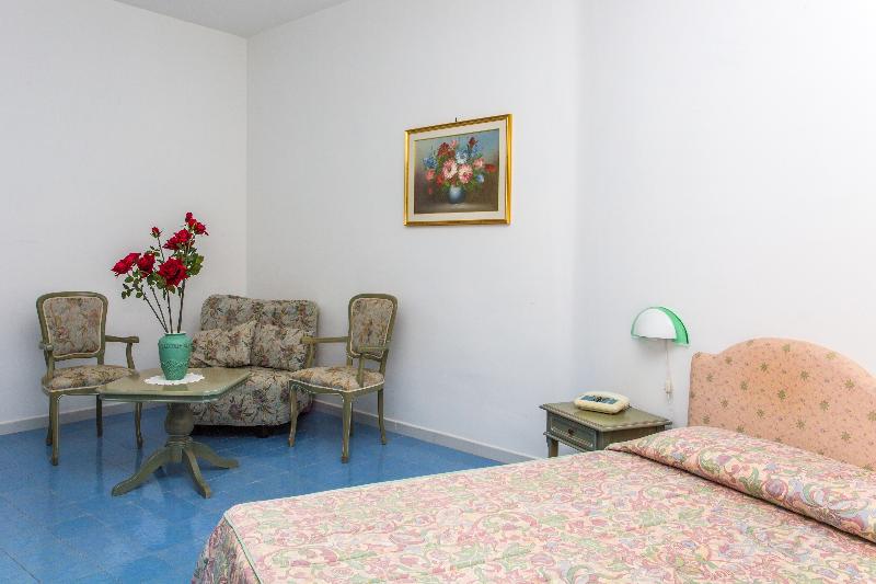 غرفة قياسية رباعية, Poseidon