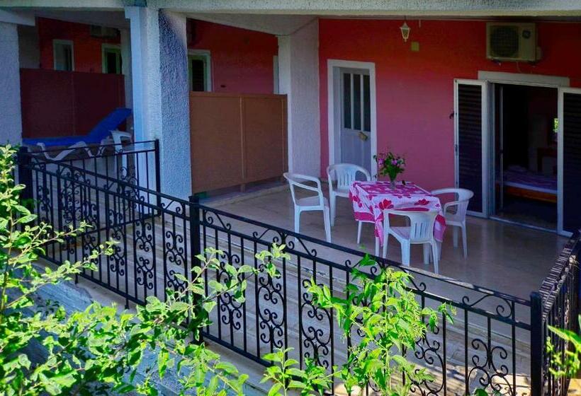 דירת שני חדרים, Villa Rebecca