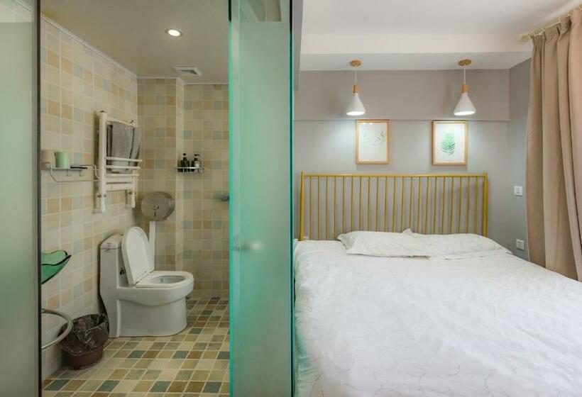 חדר סטנדרט, Buzz Lightyear Youth Hostel