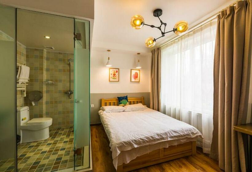 스탠다드 룸, Buzz Lightyear Youth Hostel