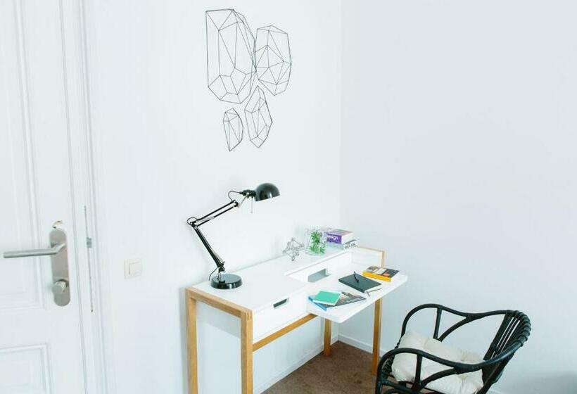 اتاق استاندارد, B&b Place Jourdan