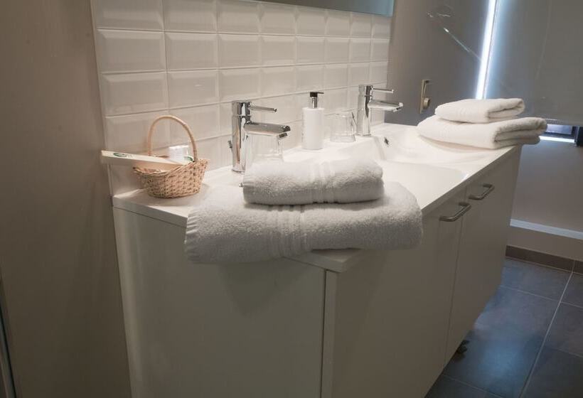 חדר סטנדרט, Keravic