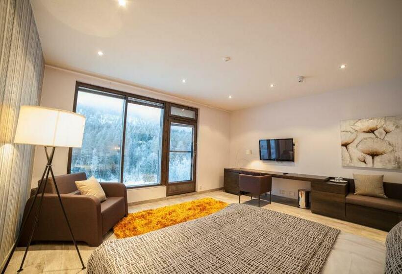 غرفة ديلوكس مطلة على الجبل, Li Suomutunturi