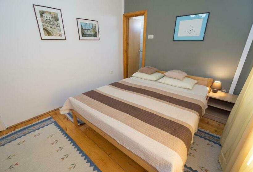 اتاق استاندارد, Pansion Rose