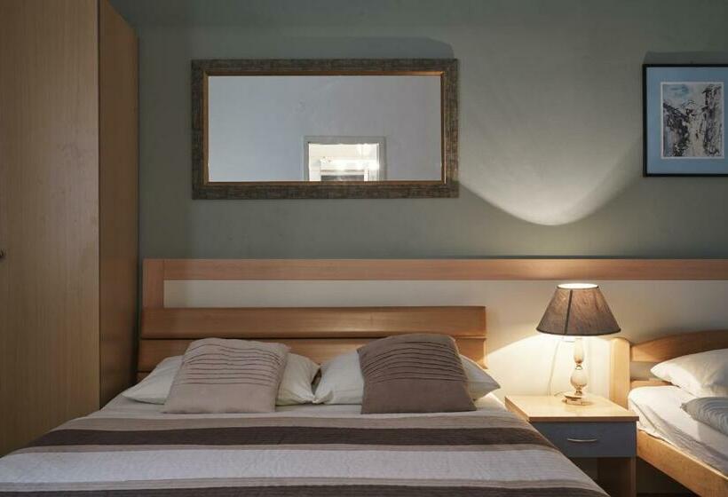 اتاق استاندارد سه نفره, Pansion Rose