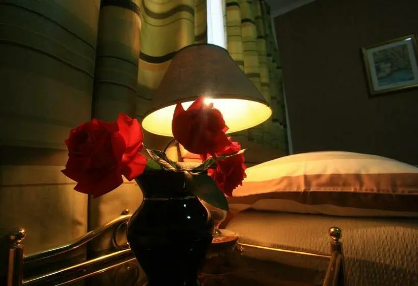 اتاق استاندارد سه نفره, Pansion Rose