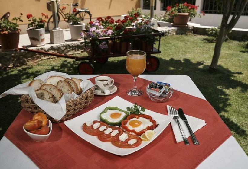 اتاق استاندارد سه نفره, Pansion Rose