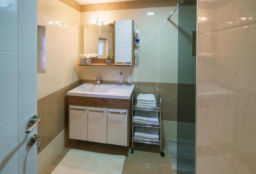 آپارتمان 3 خوابه, Pansion Rose