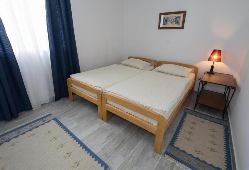 آپارتمان داخلی 2 خوابه, Pansion Rose