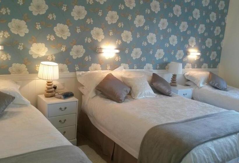 חדר משפחתי, Shannonside House N37hf67