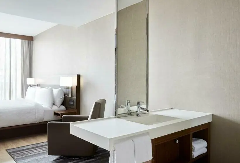 Superior-huone King-vuode, Ac Hotel By Marriott Raleigh North Hills