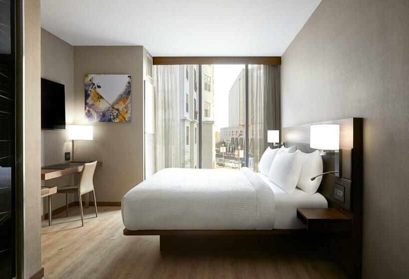 带大床的标准间, Ac Hotel By Marriott Raleigh North Hills