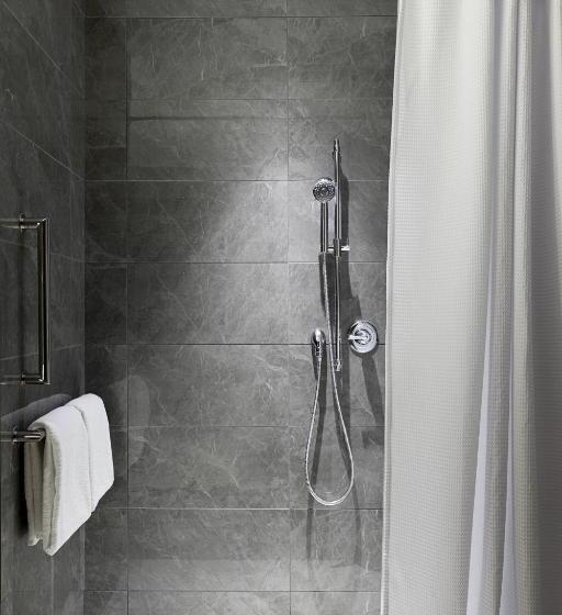 غرفة قياسية سرير كينج لذوى الإحتياجات الخاصة, Ac Hotel By Marriott Raleigh North Hills