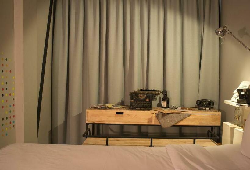 اتاق استاندارد با تخت بزرگ, The Secret Service Bed & Breakfast