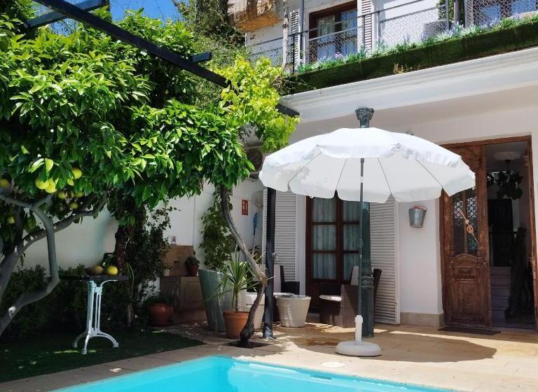 اتاق استاندارد, Suite Comares